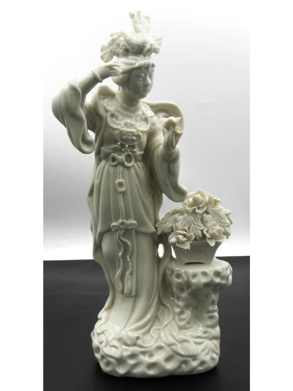 Porcelain Geisha Figurine Statue Cream Colored Bird Hat Flowers 11 IN Exquisite! - Picture 1 of 16